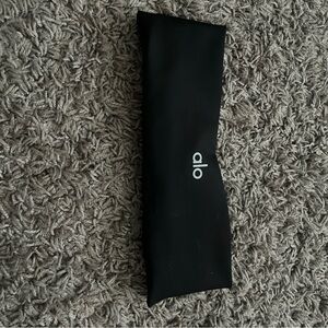 Black Alo Yoga Airlift Headband